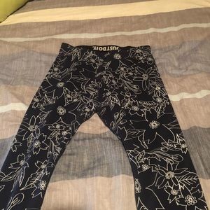 Nike Navy Floral leggings